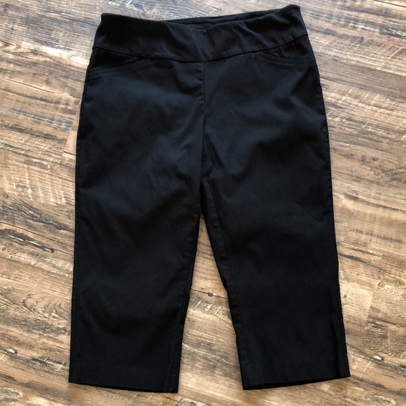 3/$25 - Rickis black capris - Picture 1 of 9